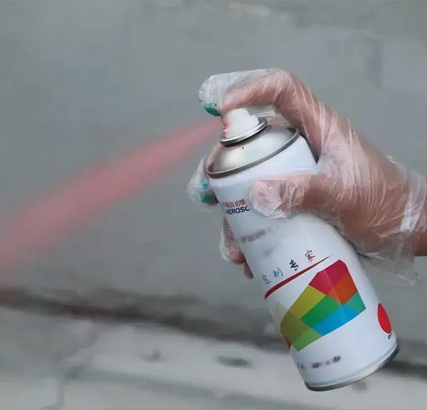 aerosol tin can for spray paint